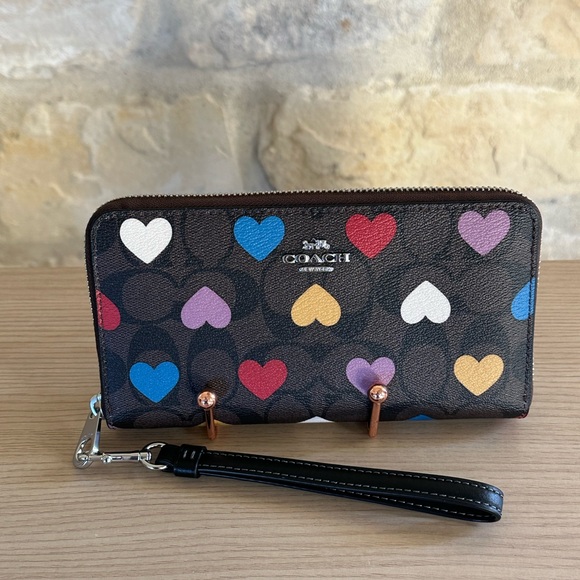 Coach - Picture 8 of 16